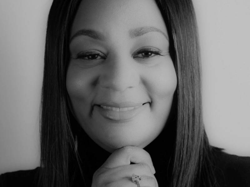 bw portrait of women smiling